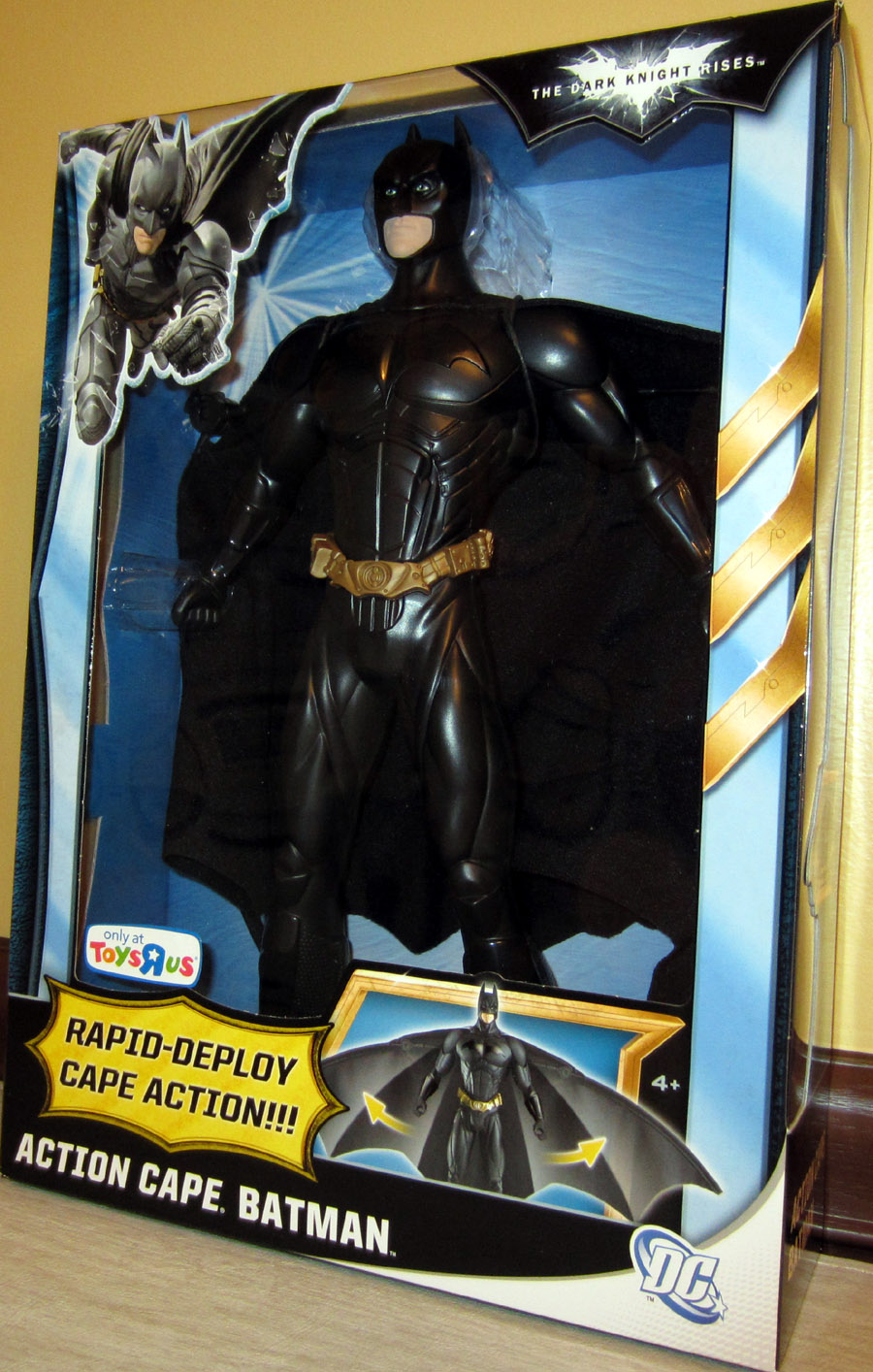 Dark Knight Rises Action Cape Batman TRU Exclusive action figure - Actioncapebatman TDkr